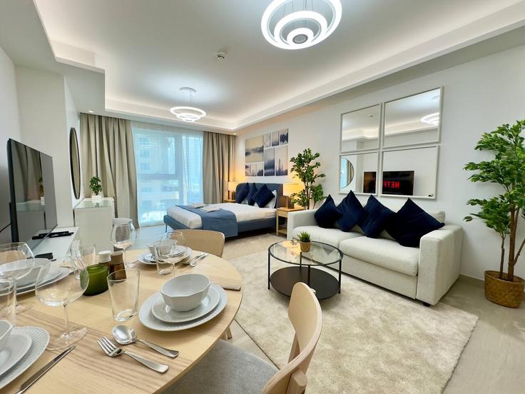 JLT, Dubai 소재 Building Cluster L - stonetree-vacation-homes - 1317308 - DXB 유닛에 마련된, 현대적인 가구로 꾸며진 우아한 디자인의 거실 JLT, Dubai 소재 Building Cluster L - stonetree-vacation-homes - 1317308 - DXB 유닛에 마련된, 현대적인 가구로 꾸며진 우아한 디자인의 거실