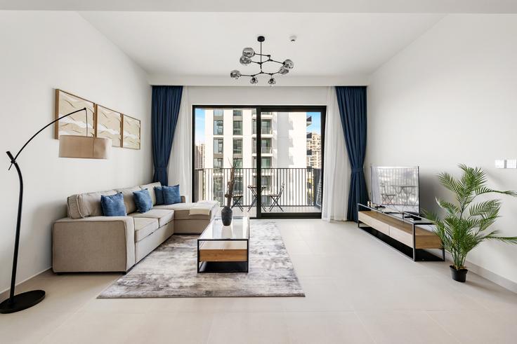 Dubai Hills Estate, Dubai에 위치한 Building Tariaq Bedon Esm - stonetree-vacation-homes - 1373019 유닛의 세련된 인테리어가 돋보이는 거실