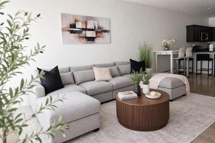 Copperas Cove Copperas CoveのBuilding Concord Drive - strategic-stays - 1630307のアパートメントにある、モダンな家具を備えたエレガントなデザインのリビングルーム