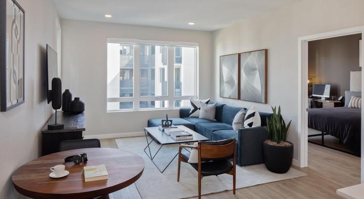Building Ryder Street - suiteamerica - 1280635 - SFO adresindeki bir dairede modern mobilyalarla zarif bir şekilde tasarlanmış oturma odası Santa Clara, Santa Clara