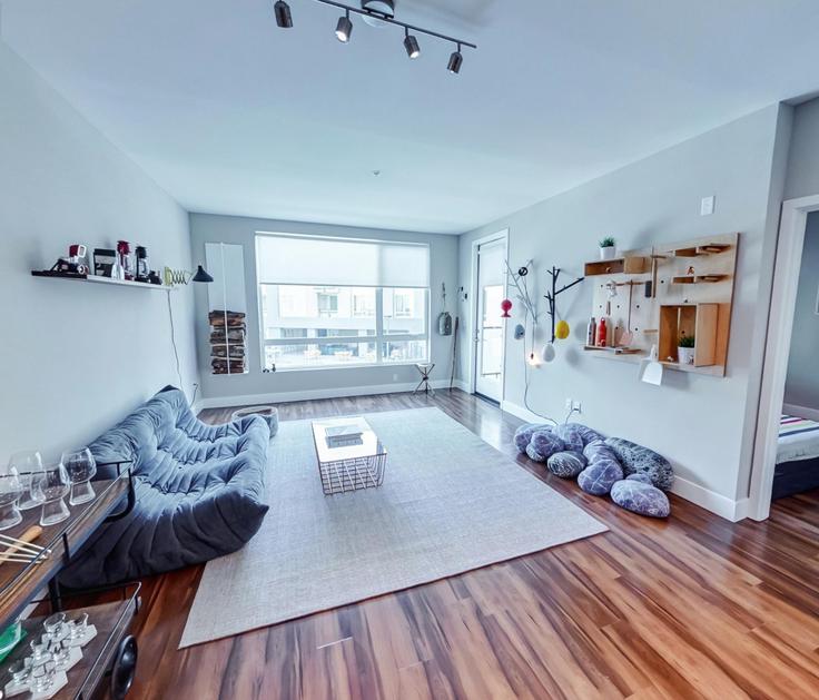 Santa Clara Santa ClaraのBuilding Saratoga Avenue - suiteamerica - 1071856 - SFOのアパートメントにある、モダンな家具を備えたエレガントなデザインのリビングルーム