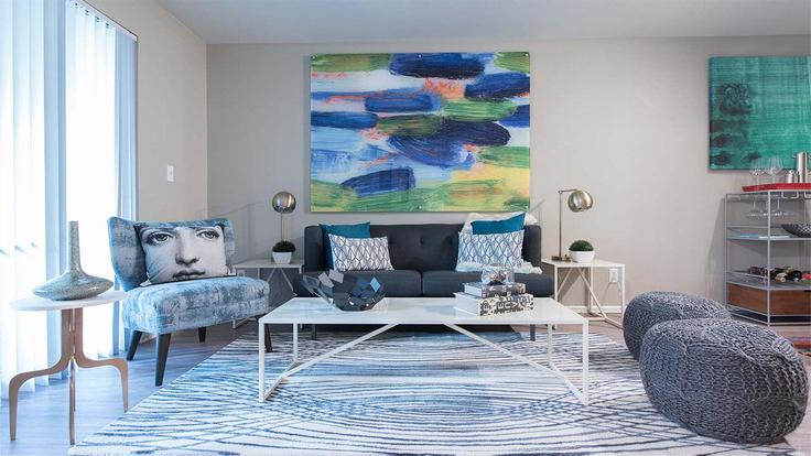 Building Elliott Avenue West - suiteamerica - 1280466 - SEA adresindeki bir dairede modern mobilyalarla zarif bir şekilde tasarlanmış oturma odası Seattle, Seattle