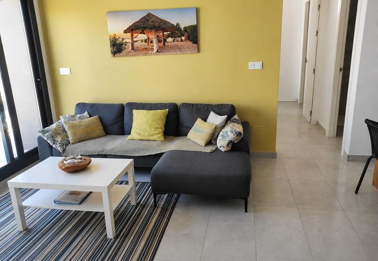Elegant gestaltetes Wohnzimmer mit moderner Einrichtung in einer Wohnung im Building Avenida de Levante - sunny-homes-rentals-sl - 1351713 in Pilar de la Horadada, Pilar de la Horadada Elegant gestaltetes Wohnzimmer mit moderner Einrichtung in einer Wohnung im Building Avenida de Levante - sunny-homes-rentals-sl - 1351713 in Pilar de la Horadada, Pilar de la Horadada