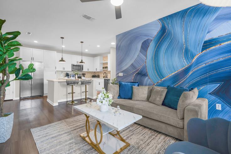 Elegante sala de estar con mobiliario moderno en un apartamento en Building East Plant Street - sweet-home-furnished-rentals-llc - 1526935 en Winter Garden, Winter Garden Elegante sala de estar con mobiliario moderno en un apartamento en Building East Plant Street - sweet-home-furnished-rentals-llc - 1526935 en Winter Garden, Winter Garden