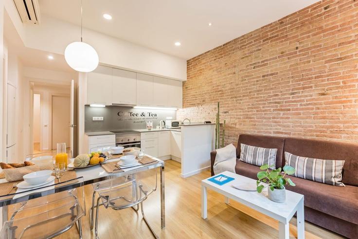 Elegant gestaltetes Wohnzimmer mit moderner Einrichtung in einer Wohnung im Building Carrer de Villarroel - sweett - 1053508 - BCN in Eixample, Barcelona