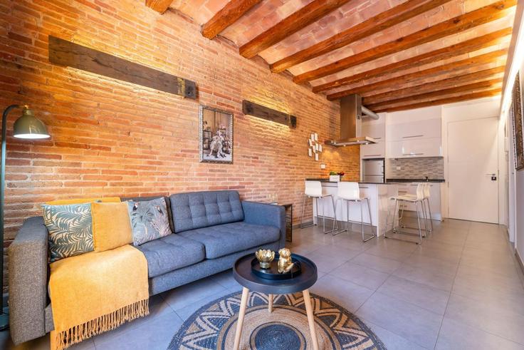 Sala de estar elegantemente projetada com móveis modernos em um apartamento no Building Carrer de Blasco de Garay - sweett - 1321163 em Sants-Montjuïc, Barcelona Sala de estar elegantemente projetada com móveis modernos em um apartamento no Building Carrer de Blasco de Garay - sweett - 1321163 em Sants-Montjuïc, Barcelona