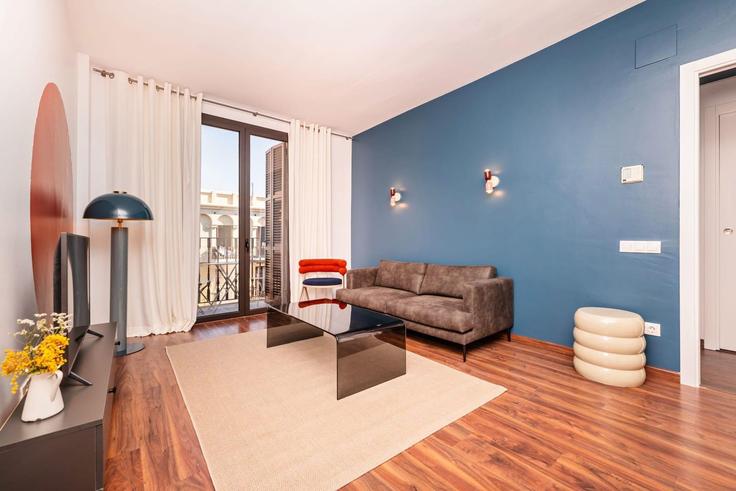Elegante sala de estar con mobiliario moderno en un apartamento en Building Carrer de Bailèn - sweett - 1053428 - BCN en Eixample, Barcelona