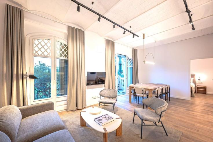 Salle de séjour élégante avec mobilier moderne dans un appartement à Building Avinguda Diagonal - sweett - 1073748 - BCN à Eixample, Barcelona Salle de séjour élégante avec mobilier moderne dans un appartement à Building Avinguda Diagonal - sweett - 1073748 - BCN à Eixample, Barcelona