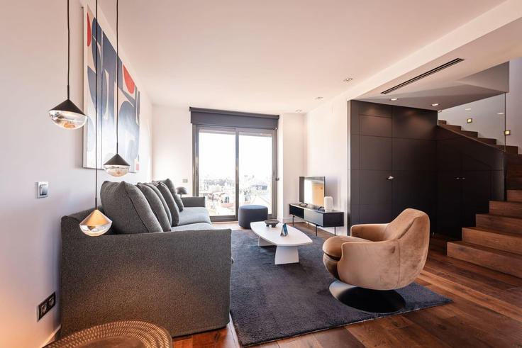Eixample, Barcelona에 위치한 Building Rambla de Catalunya - sweett - 1053480 - BCN 유닛의 세련된 인테리어가 돋보이는 거실 Eixample, Barcelona에 위치한 Building Rambla de Catalunya - sweett - 1053480 - BCN 유닛의 세련된 인테리어가 돋보이는 거실