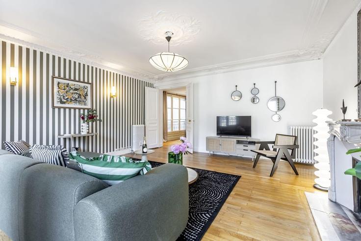 3 bedroom furnished apartment in Rue Saint-Lazare 1053655P, 8th arrondissement, Paris, photo 1