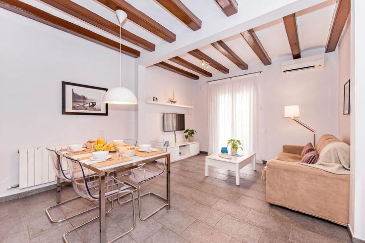 Barcelona EixampleのBuilding Carrer de Villarroel - sweett - 1053513 - BCNのアパートメントにある、モダンな家具を備えたエレガントなデザインのリビングルーム