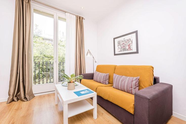 Eixample, Barcelona에 위치한 Building Carrer de Villarroel - sweett - 1053496 - BCN 유닛의 세련된 인테리어가 돋보이는 거실