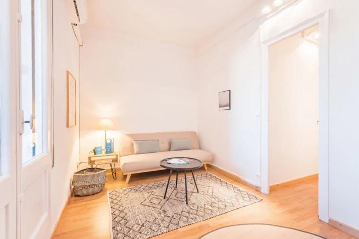 Building Carrer de Rocafort - sweett - 1053582 - BCN adresindeki bir dairede modern mobilyalarla zarif bir şekilde tasarlanmış oturma odası Eixample, Barcelona Building Carrer de Rocafort - sweett - 1053582 - BCN adresindeki bir dairede modern mobilyalarla zarif bir şekilde tasarlanmış oturma odası Eixample, Barcelona