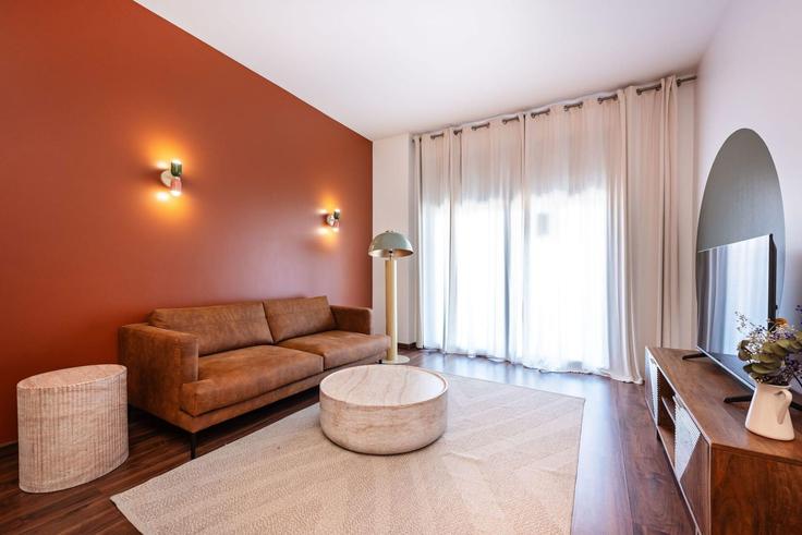 Sala de estar elegantemente projetada com móveis modernos em um apartamento no Building Carrer de Bailèn - sweett - 1053447 - BCN em Eixample, Barcelona Sala de estar elegantemente projetada com móveis modernos em um apartamento no Building Carrer de Bailèn - sweett - 1053447 - BCN em Eixample, Barcelona