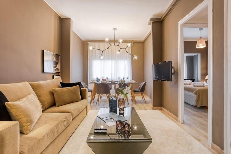 Salle de séjour élégante avec mobilier moderne dans un appartement à Building Carrer de Rocafort - sweett - 1053665 - BCN à Eixample, Barcelona