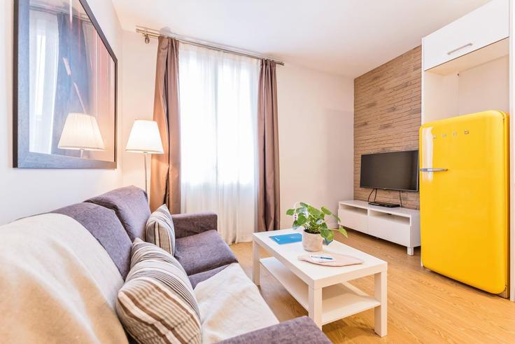 Building Carrer de Villarroel - sweett - 1053505 - BCN adresindeki bir dairede modern mobilyalarla zarif bir şekilde tasarlanmış oturma odası Eixample, Barcelona