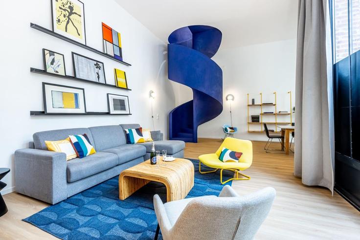 14th arrondissement, Paris에 위치한 Building Boulevard Brune - sweett - 1054025 - PAR 아파트의 세련된 인테리어가 돋보이는 거실 14th arrondissement, Paris에 위치한 Building Boulevard Brune - sweett - 1054025 - PAR 아파트의 세련된 인테리어가 돋보이는 거실