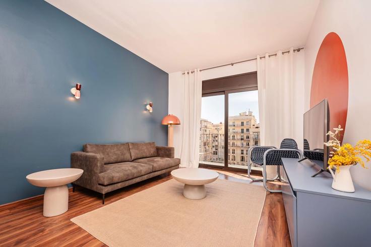 Elegante sala de estar con mobiliario moderno en un apartamento en Building Carrer de Bailèn - sweett - 1053427 - BCN en Eixample, Barcelona