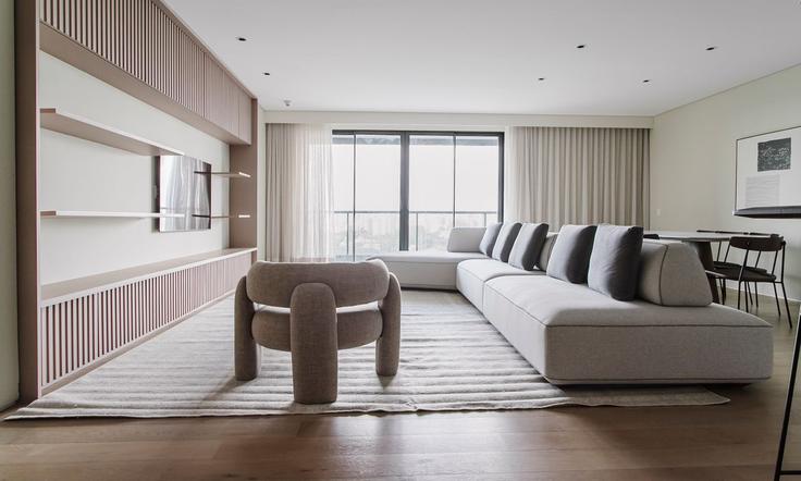 São Paulo Vila Sao Francisco (Zona Sul)のBuilding Av. Aruanã - tabas - 1047392 - SAOのアパートメントにある、モダンな家具を備えたエレガントなデザインのリビングルーム