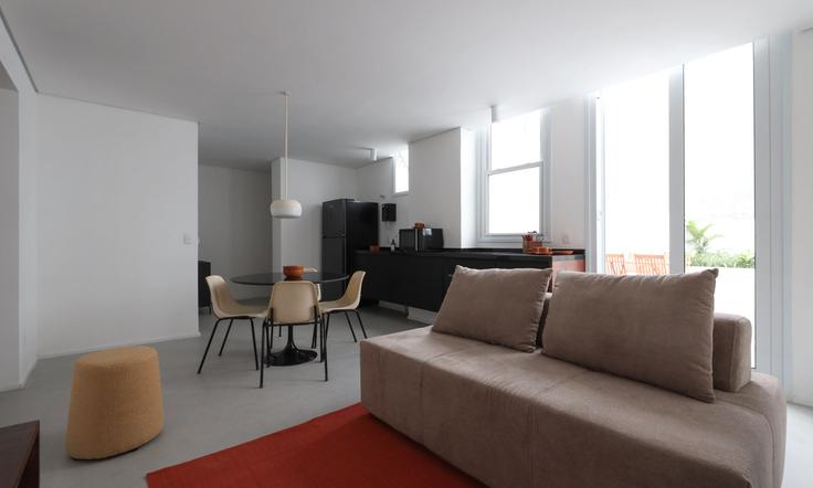 Salle de séjour élégante avec mobilier moderne dans un appartement à Building Rua Bento Freitas - tabas - 389268 - SAO à Vila Buarque, São Paulo Salle de séjour élégante avec mobilier moderne dans un appartement à Building Rua Bento Freitas - tabas - 389268 - SAO à Vila Buarque, São Paulo