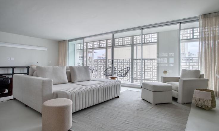 Elegante sala de estar con mobiliario moderno en un apartamento en Building Rua Araújo - tabas - 408026 - SAO en República, São Paulo Elegante sala de estar con mobiliario moderno en un apartamento en Building Rua Araújo - tabas - 408026 - SAO en República, São Paulo