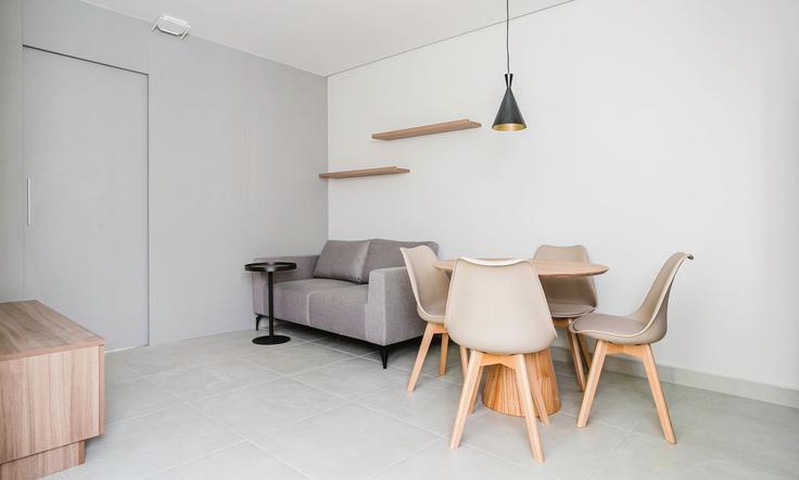 Elegant gestaltetes Wohnzimmer mit moderner Einrichtung in einer Wohnung im Building Rua Aurora - tabas - 1047629 - SAO in República, São Paulo