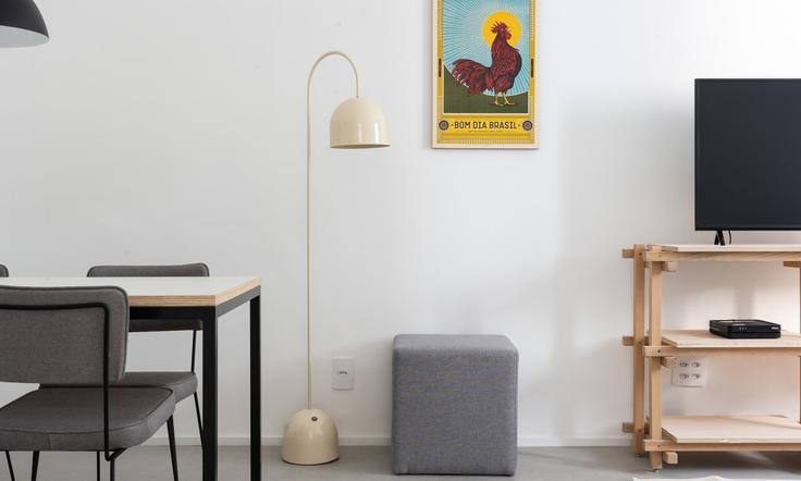 Sala de estar elegantemente projetada com móveis modernos em um apartamento no Building Rua Rego Freitas - tabas - 376324 - SAO em Vila Buarque, São Paulo