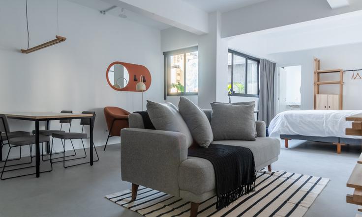 São Paulo Vila BuarqueのBuilding Rua Rego Freitas - tabas - 376318 - SAOのアパートメントにある、モダンな家具を備えたエレガントなデザインのリビングルーム
