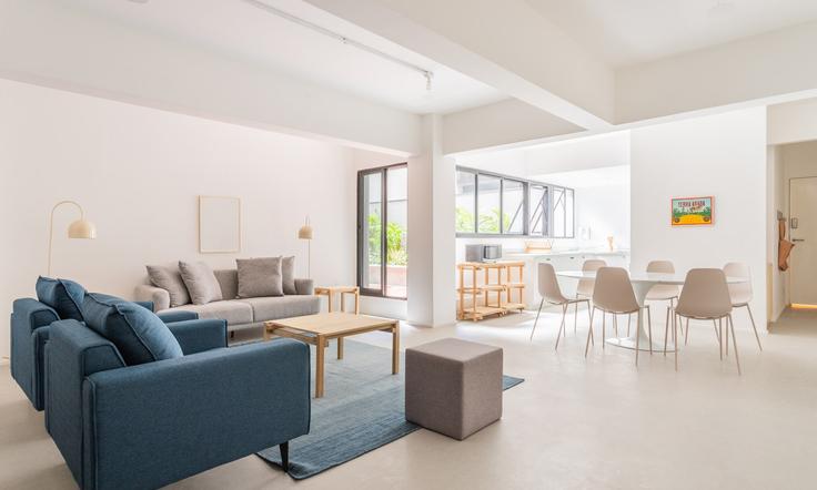 Elegante sala de estar con mobiliario moderno en un apartamento en Building Rua Rego Freitas - tabas - 376329 - SAO en Vila Buarque, São Paulo Elegante sala de estar con mobiliario moderno en un apartamento en Building Rua Rego Freitas - tabas - 376329 - SAO en Vila Buarque, São Paulo