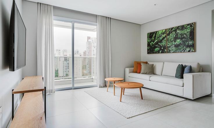 Salle de séjour élégante avec mobilier moderne dans un appartement à Building Rua Gomes de Carvalho - tabas - 1049971 - SAO à Vila Olímpia, São Paulo