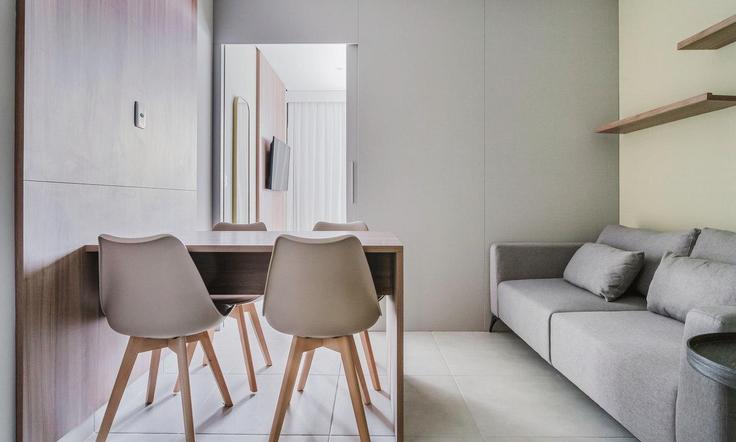 Zona de oficina con un elegante escritorio en un apartamento en Building Rua Aurora - tabas - 1047623 - SAO en República, São Paulo