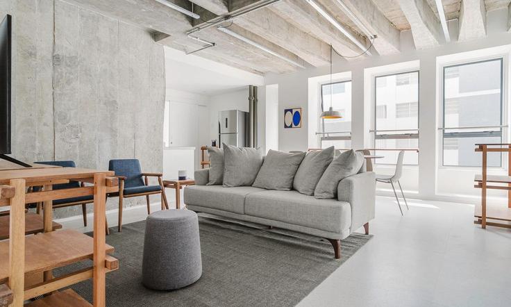 Sala de estar elegantemente projetada com móveis modernos em um apartamento no Building Alameda Joaquim Eugênio de Lima - tabas - 1029358 - SAO em Morro dos Ingleses, São Paulo Sala de estar elegantemente projetada com móveis modernos em um apartamento no Building Alameda Joaquim Eugênio de Lima - tabas - 1029358 - SAO em Morro dos Ingleses, São Paulo