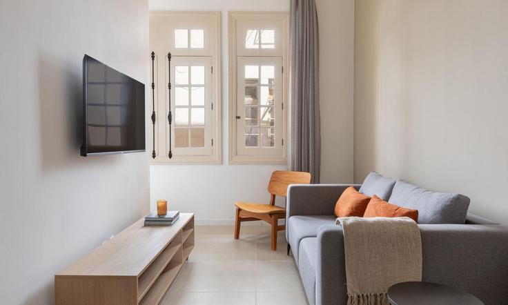 Building Praça Floriano - tabas - 1366846 adresindeki bir dairede modern mobilyalarla zarif bir şekilde tasarlanmış oturma odası Centro, Rio de Janeiro