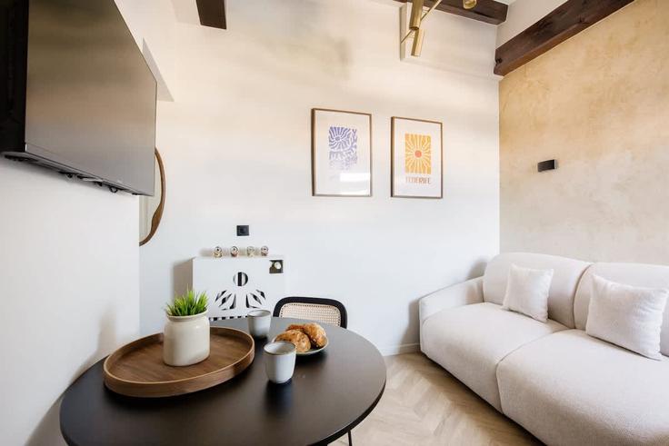 Salle de séjour élégante avec mobilier moderne dans un appartement à Building Rue de Courcelles - tc-services - 1321822 à 8th arrondissement of Paris, Paris Salle de séjour élégante avec mobilier moderne dans un appartement à Building Rue de Courcelles - tc-services - 1321822 à 8th arrondissement of Paris, Paris
