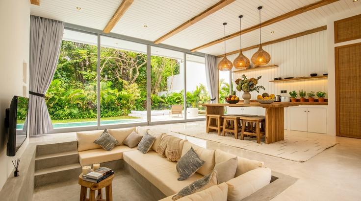 Sala de estar elegantemente projetada com móveis modernos em um apartamento no Building Jalan Pantai Cemongkak - tertata-jelas-mgmt - 1366558 em South Kuta, Badung Regency Sala de estar elegantemente projetada com móveis modernos em um apartamento no Building Jalan Pantai Cemongkak - tertata-jelas-mgmt - 1366558 em South Kuta, Badung Regency