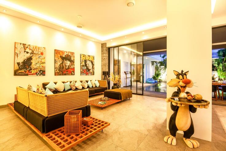 Salle de séjour élégante avec mobilier moderne dans un appartement à Building Gang Sri Kahyangan - tertata-jelas-mgmt - 1366526 à Kuta Utara, Badung Regency Salle de séjour élégante avec mobilier moderne dans un appartement à Building Gang Sri Kahyangan - tertata-jelas-mgmt - 1366526 à Kuta Utara, Badung Regency