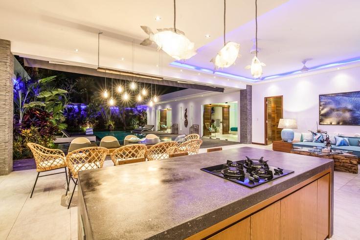 Elegant gestaltetes Wohnzimmer mit moderner Einrichtung in einer Wohnung im Building Jalan Drupadi Gang 3 - tertata-jelas-mgmt - 1366575 in Kuta, Badung Regency Elegant gestaltetes Wohnzimmer mit moderner Einrichtung in einer Wohnung im Building Jalan Drupadi Gang 3 - tertata-jelas-mgmt - 1366575 in Kuta, Badung Regency