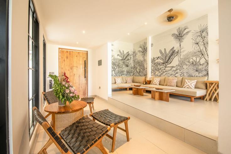 Badung Regency Kuta UtaraのBuilding Gang Anisa - tertata-jelas-mgmt - 1366562のアパートメントにある、モダンな家具を備えたエレガントなデザインのリビングルーム Badung Regency Kuta UtaraのBuilding Gang Anisa - tertata-jelas-mgmt - 1366562のアパートメントにある、モダンな家具を備えたエレガントなデザインのリビングルーム
