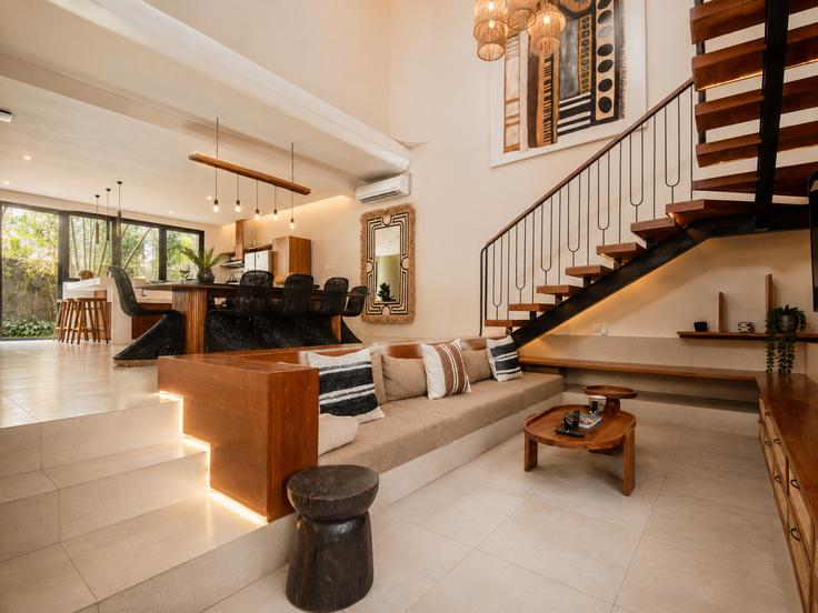Elegant gestaltetes Wohnzimmer mit moderner Einrichtung in einer Wohnung im Building Jalan Kunti Utara - tertata-jelas-mgmt - 1366517 in Kuta, Badung Regency Elegant gestaltetes Wohnzimmer mit moderner Einrichtung in einer Wohnung im Building Jalan Kunti Utara - tertata-jelas-mgmt - 1366517 in Kuta, Badung Regency