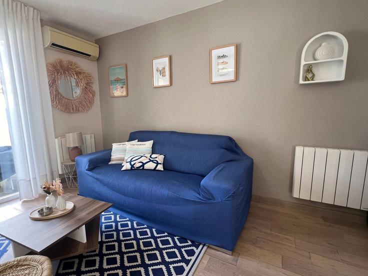 Elegant gestaltetes Wohnzimmer mit moderner Einrichtung in einer Wohnung im Building Avenue des Elysées - the-best-partner-valrasloc - 1284331 - PAR in Valras-Plage, Valras-Plage Elegant gestaltetes Wohnzimmer mit moderner Einrichtung in einer Wohnung im Building Avenue des Elysées - the-best-partner-valrasloc - 1284331 - PAR in Valras-Plage, Valras-Plage