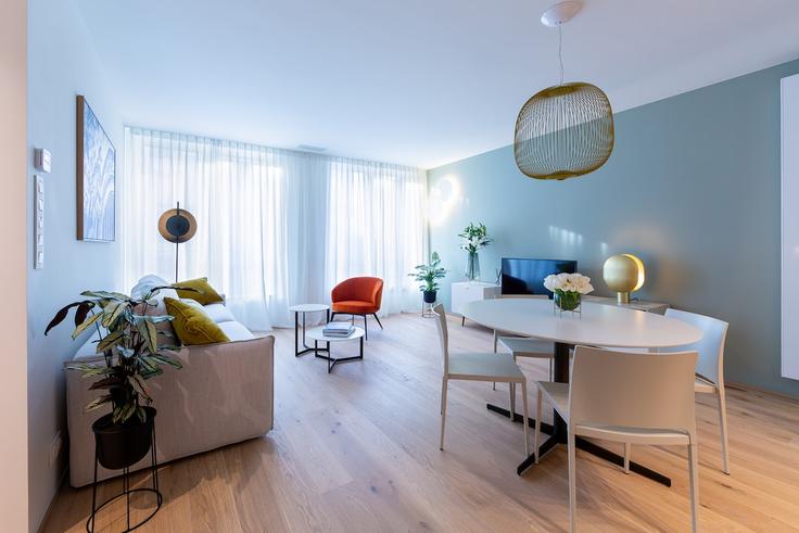 Elegant gestaltetes Wohnzimmer mit moderner Einrichtung in einer Wohnung im Building Rue de Prague - the-central - 1234316 - LUX in Luxembourg, Luxembourg