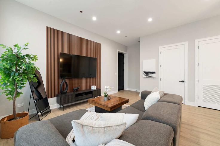 Building South Western Avenue - the-dream-rentals - 1262785 - CHI adresindeki bir dairede modern mobilyalarla zarif bir şekilde tasarlanmış oturma odası Chicago, Chicago