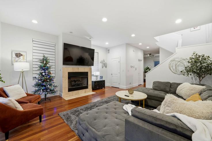 Building West Beach Avenue - the-dream-rentals - 1244913 - CHI adresindeki bir dairede modern mobilyalarla zarif bir şekilde tasarlanmış oturma odası Chicago, Chicago