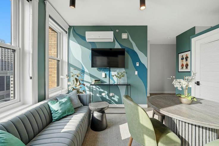 Building South Dearborn Street - the-dream-rentals - 1521506 adresindeki bir dairede modern mobilyalarla zarif bir şekilde tasarlanmış oturma odası Chicago, Chicago