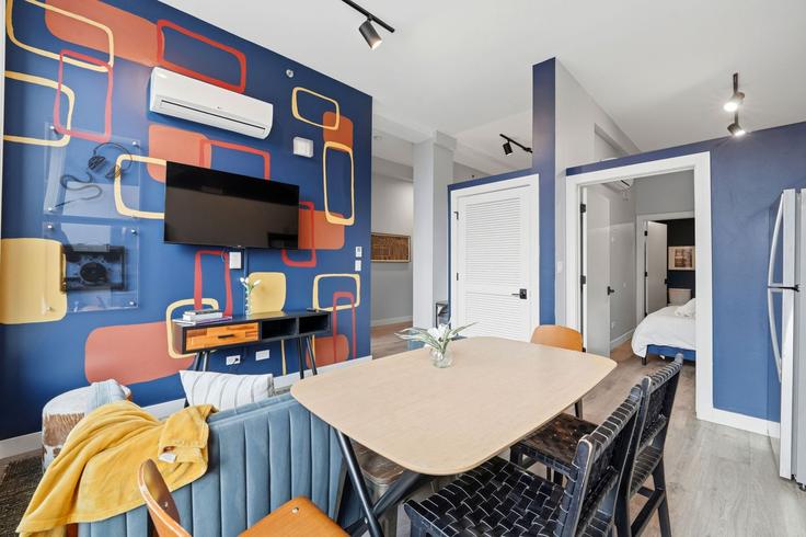 Elegant gestaltetes Wohnzimmer mit moderner Einrichtung in einer Wohnung im Building South Dearborn Street - the-dream-rentals - 1521513 in Chicago, Chicago Elegant gestaltetes Wohnzimmer mit moderner Einrichtung in einer Wohnung im Building South Dearborn Street - the-dream-rentals - 1521513 in Chicago, Chicago