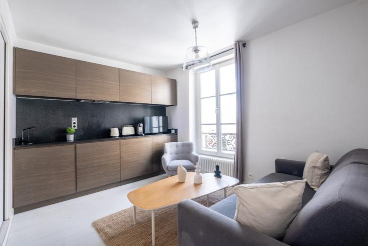 Paris 18th arrondissementのBuilding Rue André Barsacq - the-flex-paris - 1388291のアパートメントにある、モダンな家具を備えたエレガントなデザインのリビングルーム