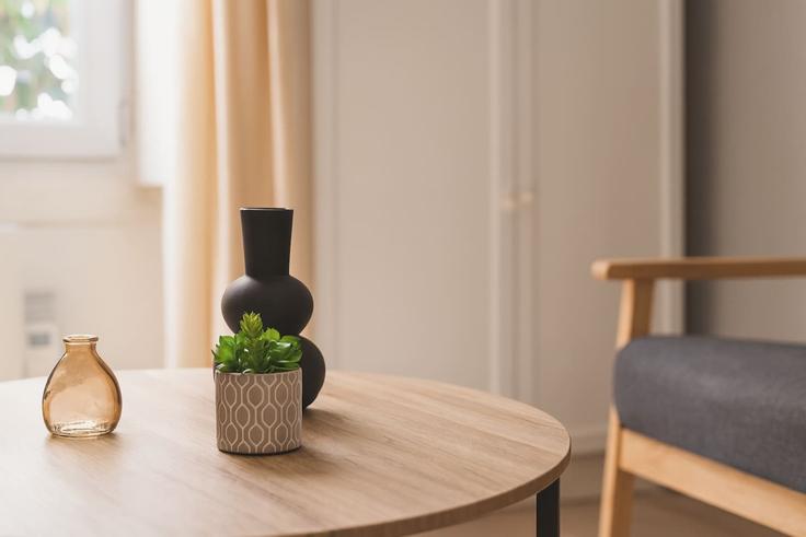 Elegant gestaltetes Wohnzimmer mit moderner Einrichtung in einer Wohnung im Building Rue Singer - the-flex-paris - 1388296 in 16th arrondissement, Paris