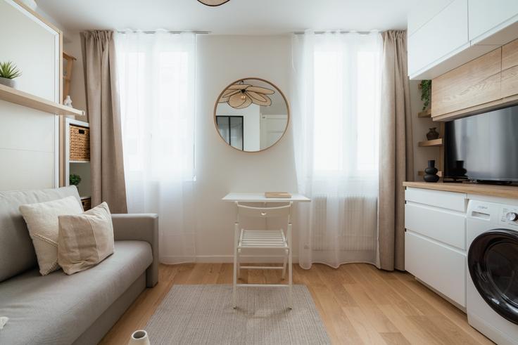 Salle de séjour élégante avec mobilier moderne dans un appartement à Building Rue de la Clef - the-flex-paris - 1388304 à 5th arrondissement, Paris