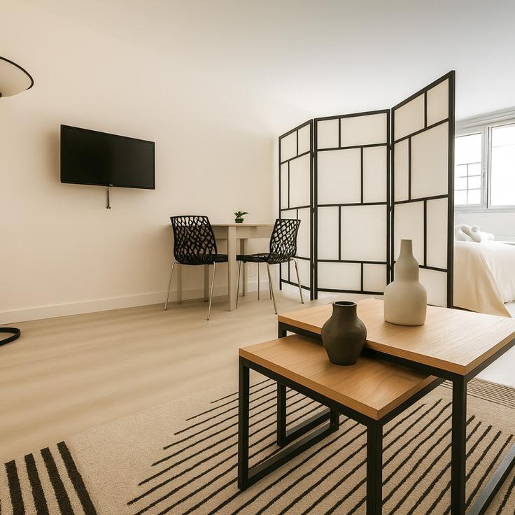 Salle de séjour élégante avec mobilier moderne dans un appartement à Building Rue de Tocqueville - the-flex-paris - 1388317 à 17th arrondissement, Paris