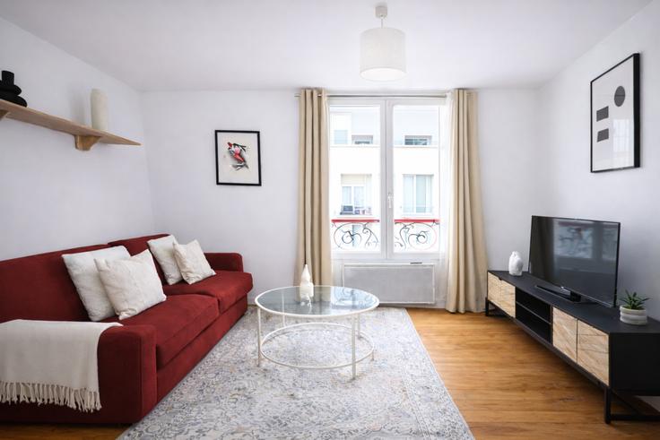 Elegant gestaltetes Wohnzimmer mit moderner Einrichtung in einer Wohnung im Building Rue Crozatier - the-flex-paris - 1388328 in 12th arrondissement, Paris